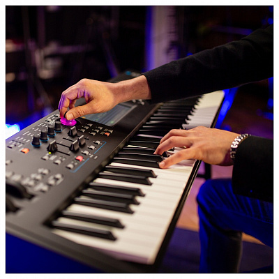 Рабочая станция Yamaha MODX6+